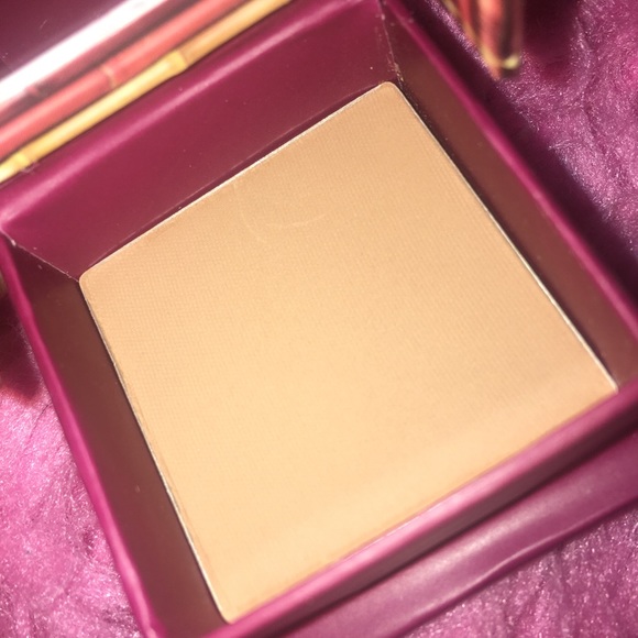 NEW! Benefit’s Award-Winning Hoola Bronzer! - Picture 3 of 5